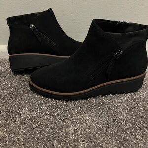 Clarks Women's Sharon Ease Ankle Boot